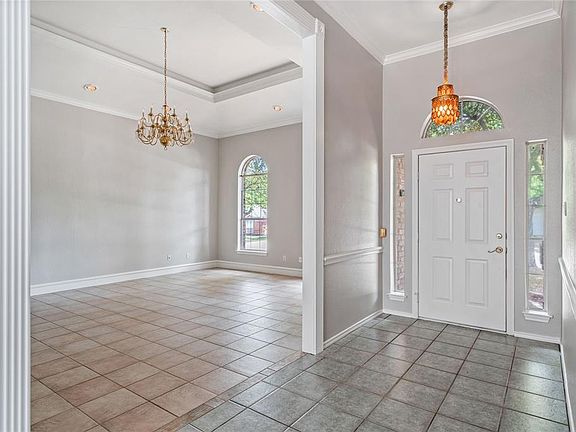 3rd image of 2613 Briargrove Dr