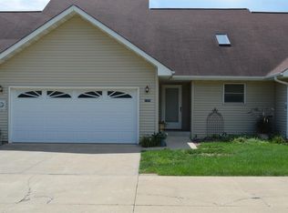 1705 Greenbelt Dr, Oskaloosa, IA 52577