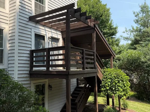 10088 Oakton Terrace Rd, Oakton, VA 22124