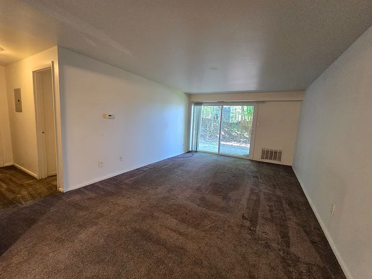 Olympia Park Apartments 1 and 2 Bedroom Units Available THIS SUMMER! — Photo 40