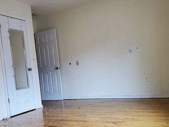 2nd image of 1320 College Ave #2