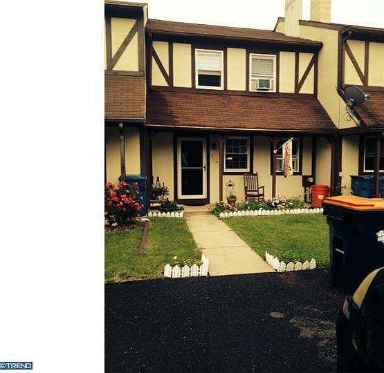 1st image of 785 Sandra Ln