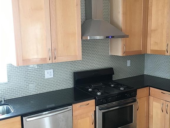 4th image of 2151 N Bell Ave APT 2R