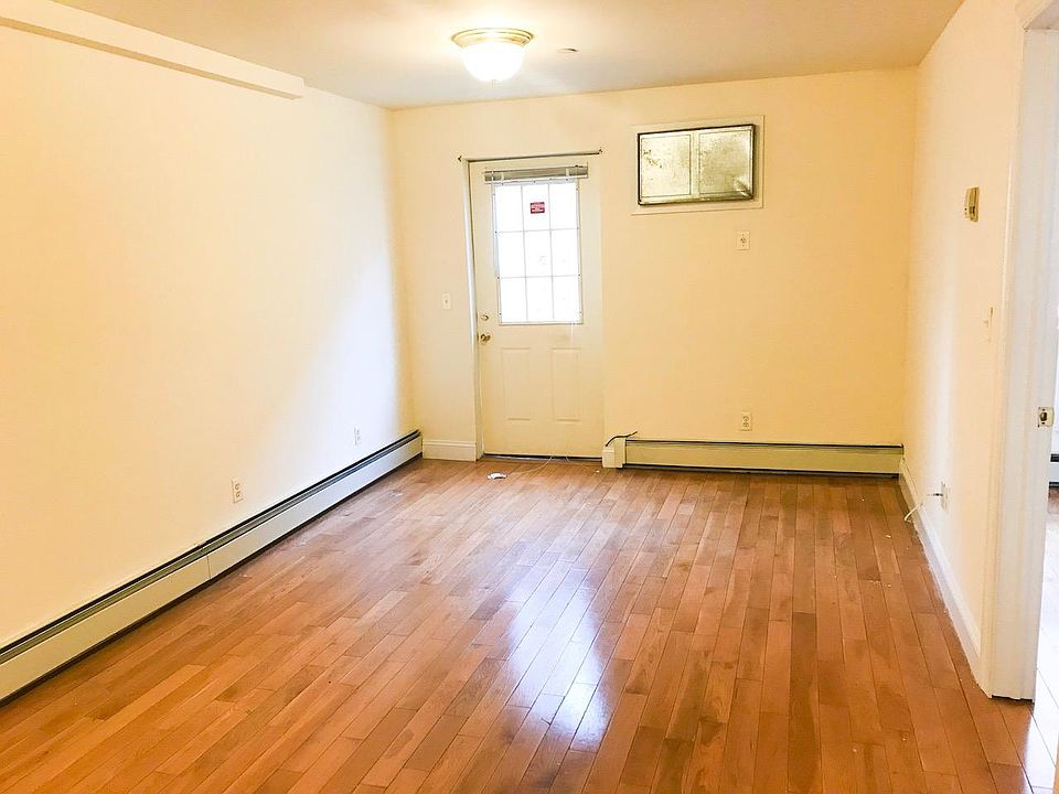 1st image of 14133 Pershing Cres