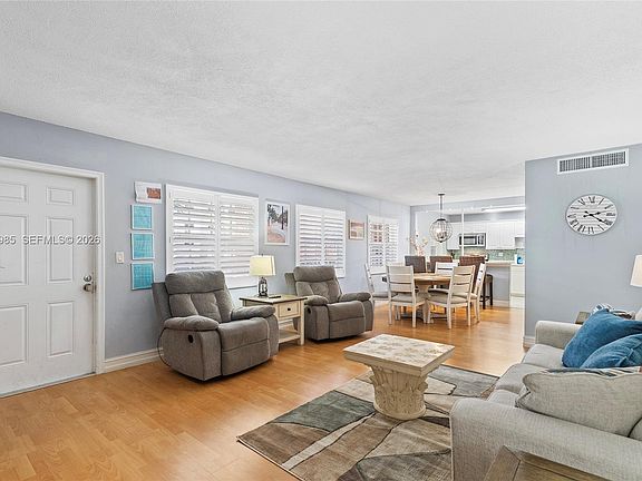 2nd image of 2424 NE 9th St APT 207