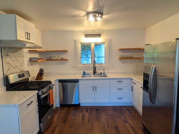 405 N Cloverdale Blvd