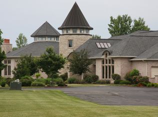 1094 Heyerdahl Hts, Hobart, WI 54155