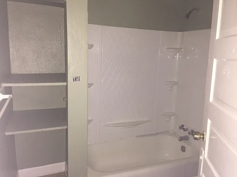 4007 Holly Ave — Photo 9