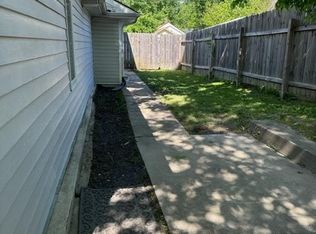 222 N 8th Ave, Beech Grove, IN 46107