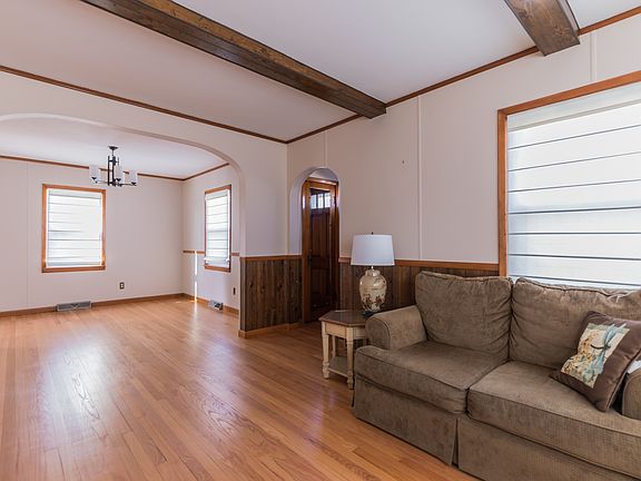 4th image of 18231 Wildwood Ave