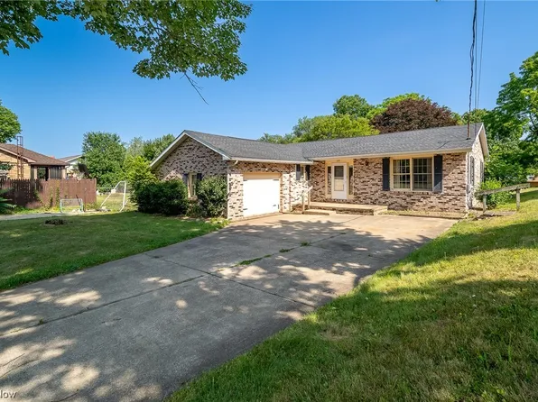 355 W Lisbon St, Waynesburg, OH 44688