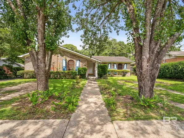 2710 Longleaf Dr, Mobile, AL 36693