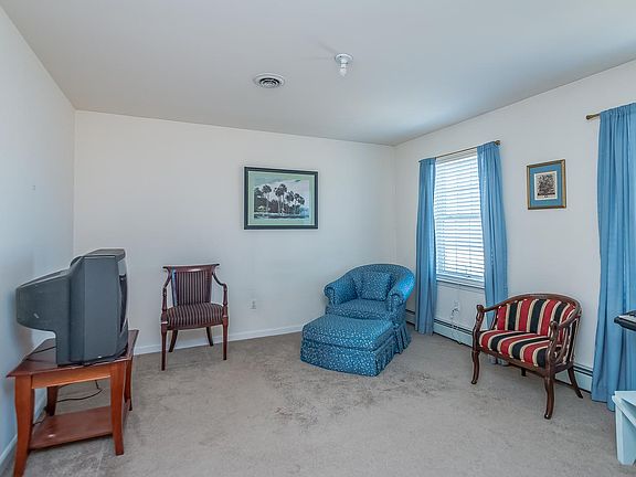 4th image of 68 Dejong Ct