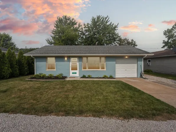 302 Harcourt Rd, Vermilion, OH 44089