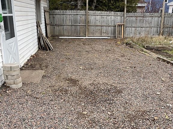 4th image of 621 11th Ave