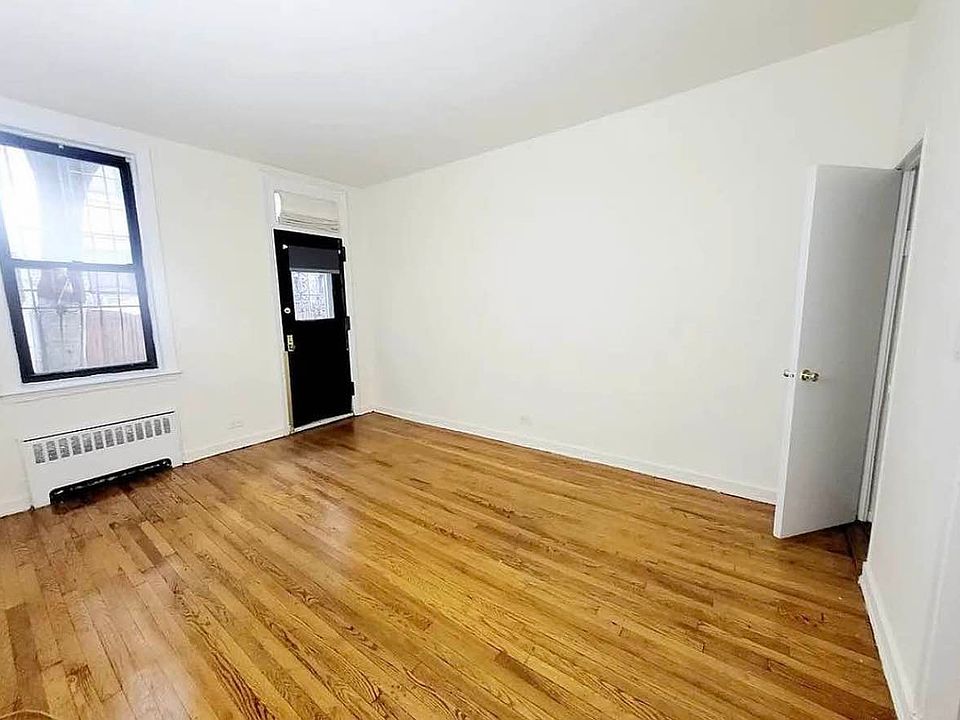 2nd image of 302 E 38th St #Cg