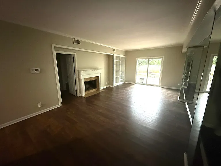 2028 Hazel Hedge Ln — Photo 7