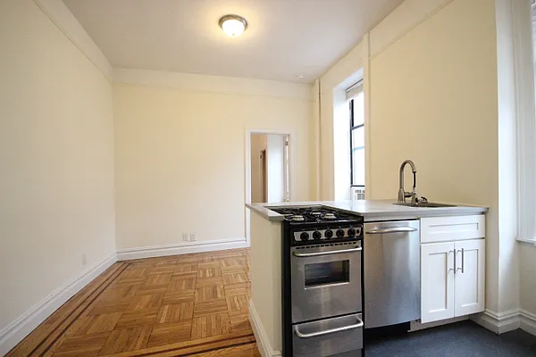 Rented by (Legacy) NY Quality Living Uptown | media 8