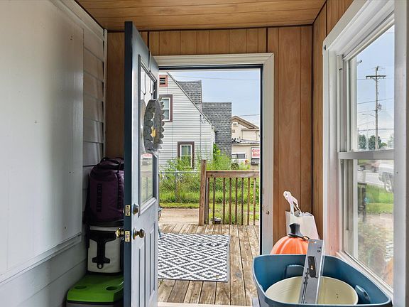 5th image of 1666 W D Ave