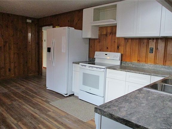 4th image of 18 Melody Lake Dr