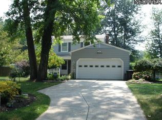 8206 Starburst Rd, Mentor, OH 44060