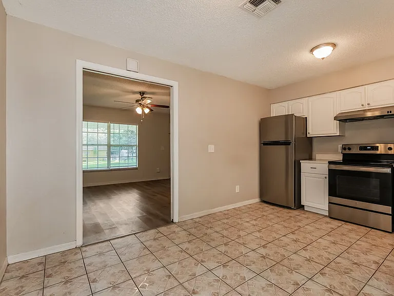 37340 Carter Ave — Photo 6