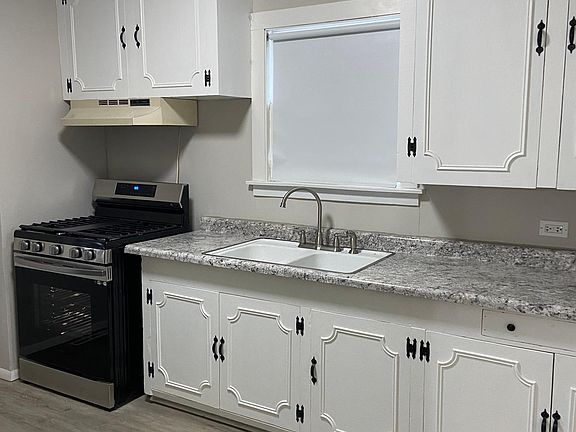 2nd image of 708 S Cedarwood Cir