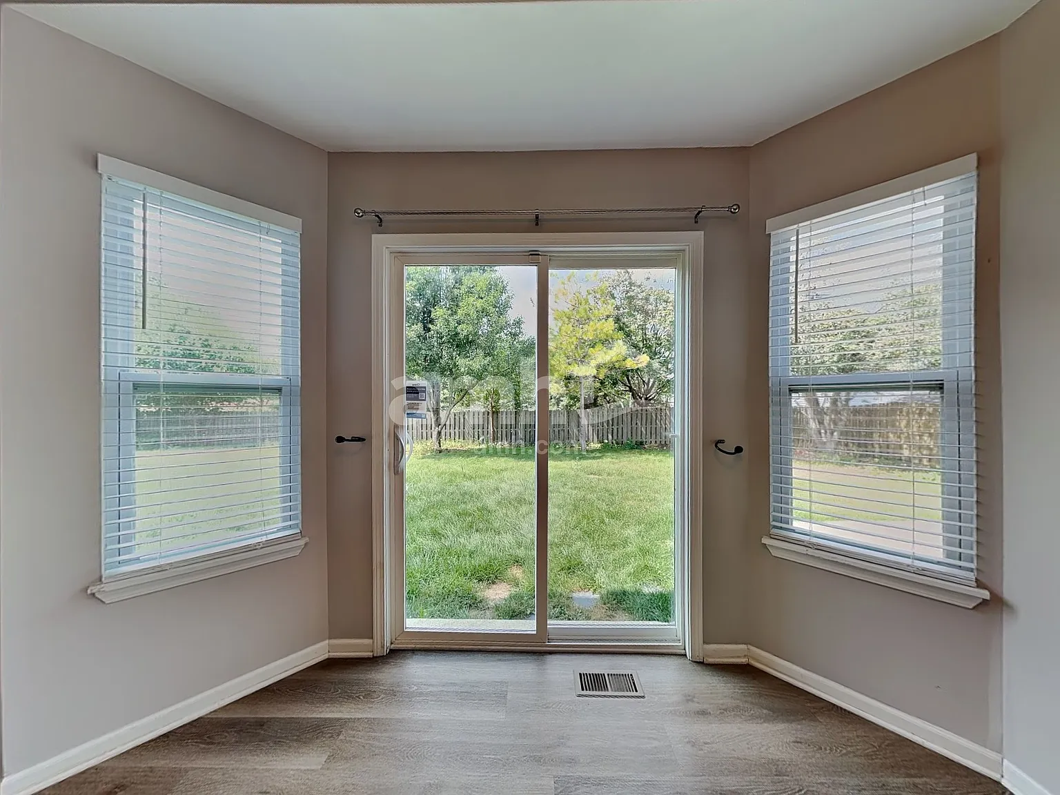 4 bed, 2.5 bath, 2182 sqft, $3,275 — Photo 4