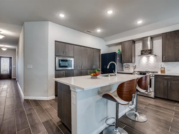 1220 Mill Pl, Aubrey, TX 76227