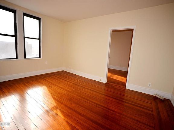 3rd image of 3106 38th St APT 23
