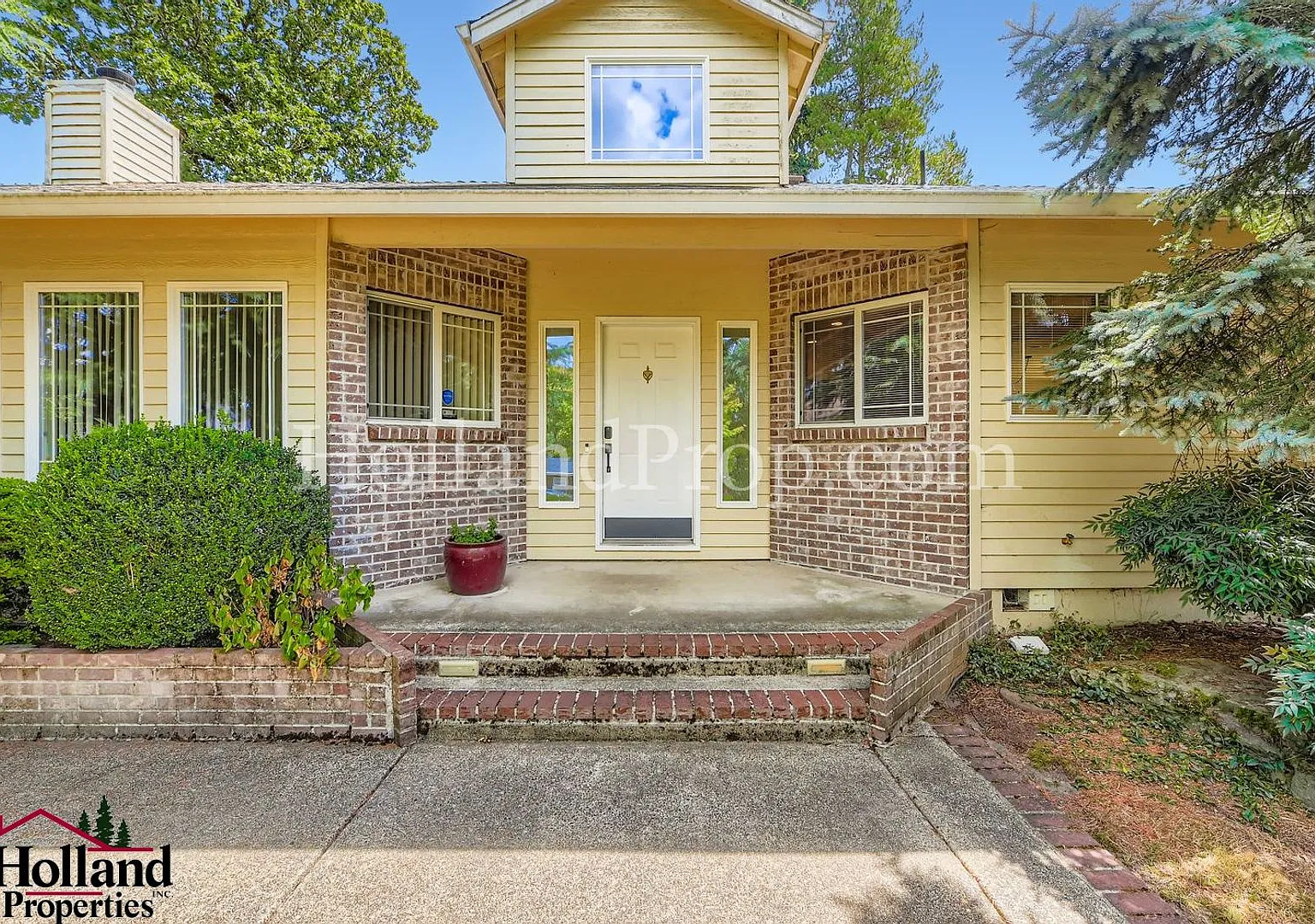 Charming Single-Level Home in Private Cul-de-Sac Spacious Living, RV Parking & More! — Photo 1
