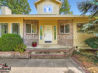 1655 SE Brookwood Ave, Hillsboro, OR 97123