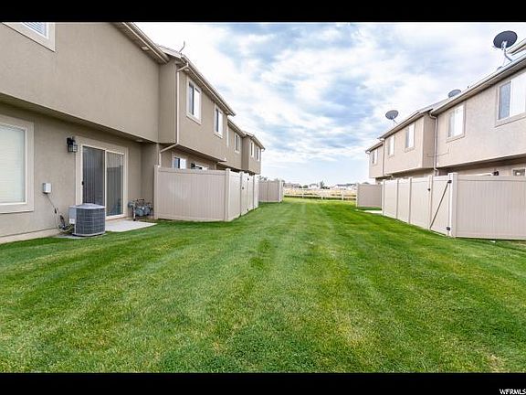 4th image of 2395 N Wellington Dr