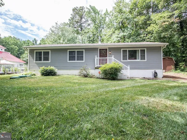 238 Calvert Dr, Lusby, MD 20657