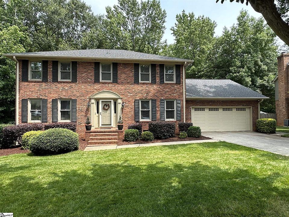 1st image of 304 Hunting Hill Cir