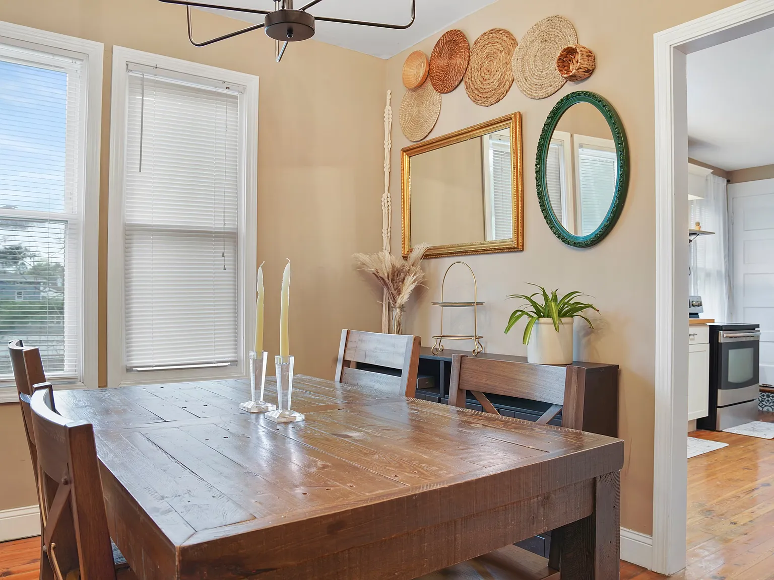 2 bed, 1175 sqft, $2,597 — Photo 2