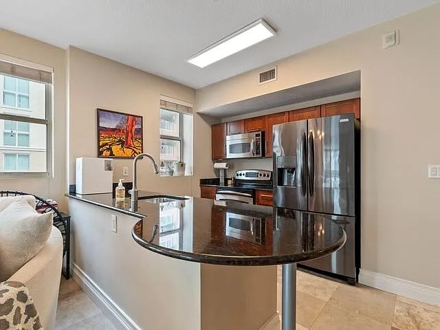 7280 SW 90th St #E201 — Photo 8