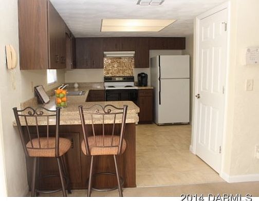 1st image of 909 Newcastle Ct