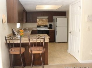 909 Newcastle Ct, Holly Hill, FL 32117