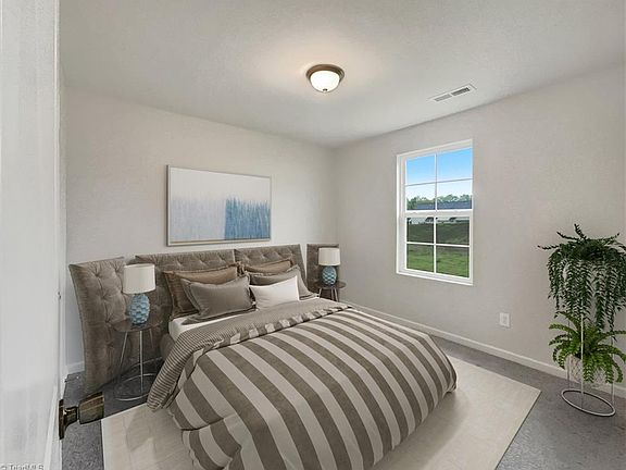 4th image of 3717 Desmond Dr