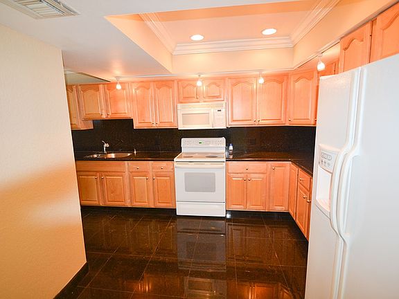 5th image of 2167 NE 62nd Ct