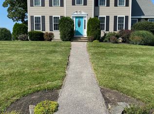 1 Veazy Cir, Brentwood, NH 03833