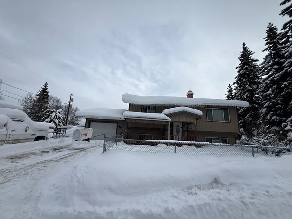 701 Winston Pl, Anchorage, AK 99504