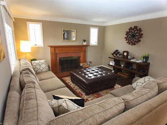 3rd image of 2070 Stanhope St