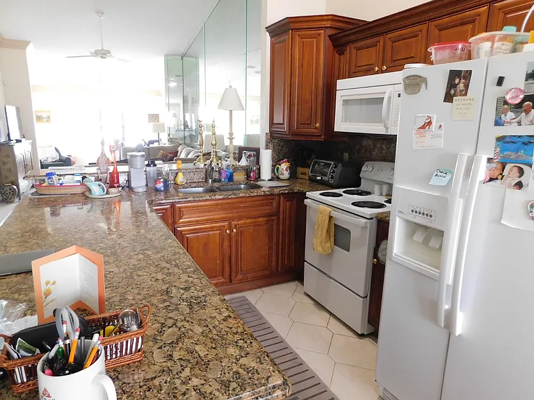 12299 Forest Greens Dr — Photo 3