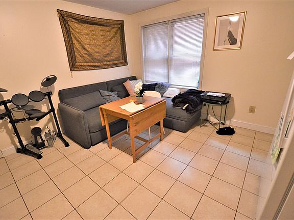 3rd image of 58 Hemenway St APT 2B