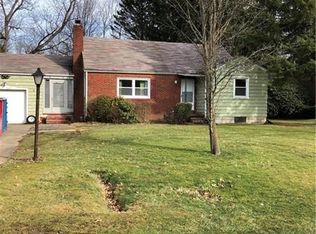 151 S Buhl Farm Dr, Hermitage, PA 16148
