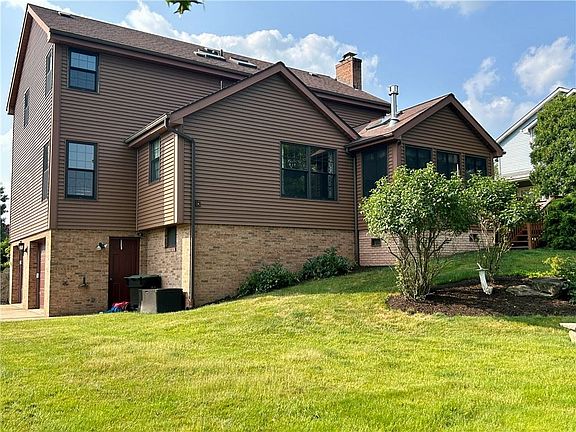 4th image of 290 Highvue Cir