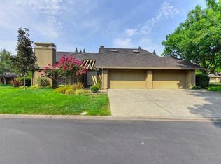 11371 Huntington Village Ln, Gold River, CA 95670