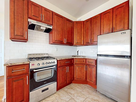 5th image of 240 W 104th St APT 6B